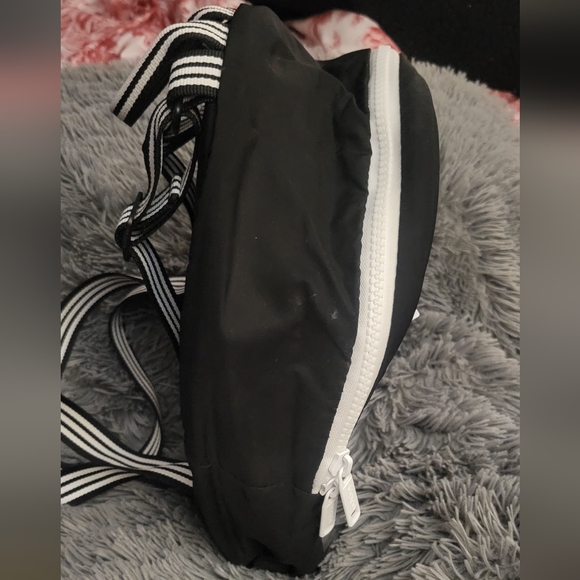 Unisex Adidas Core Mini Black & White Backpack bag - Picture 4 of 9